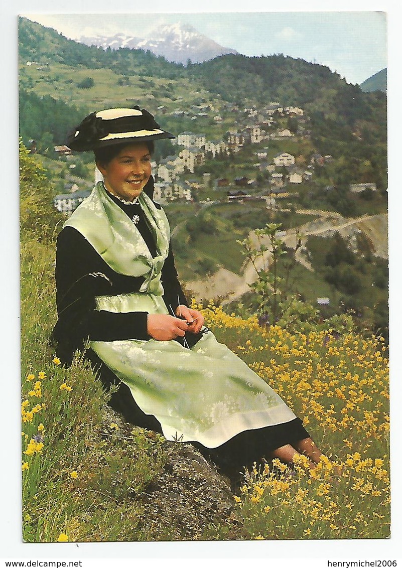 Suisse Valais Costume Femme De Finhaut 1973 - Finhaut