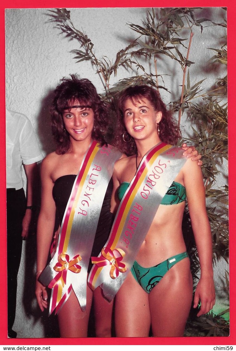 Femme En Maillot De Bain - Bikini - Ragazze In Costume Da Bagno - Albenga - Persone Anonimi