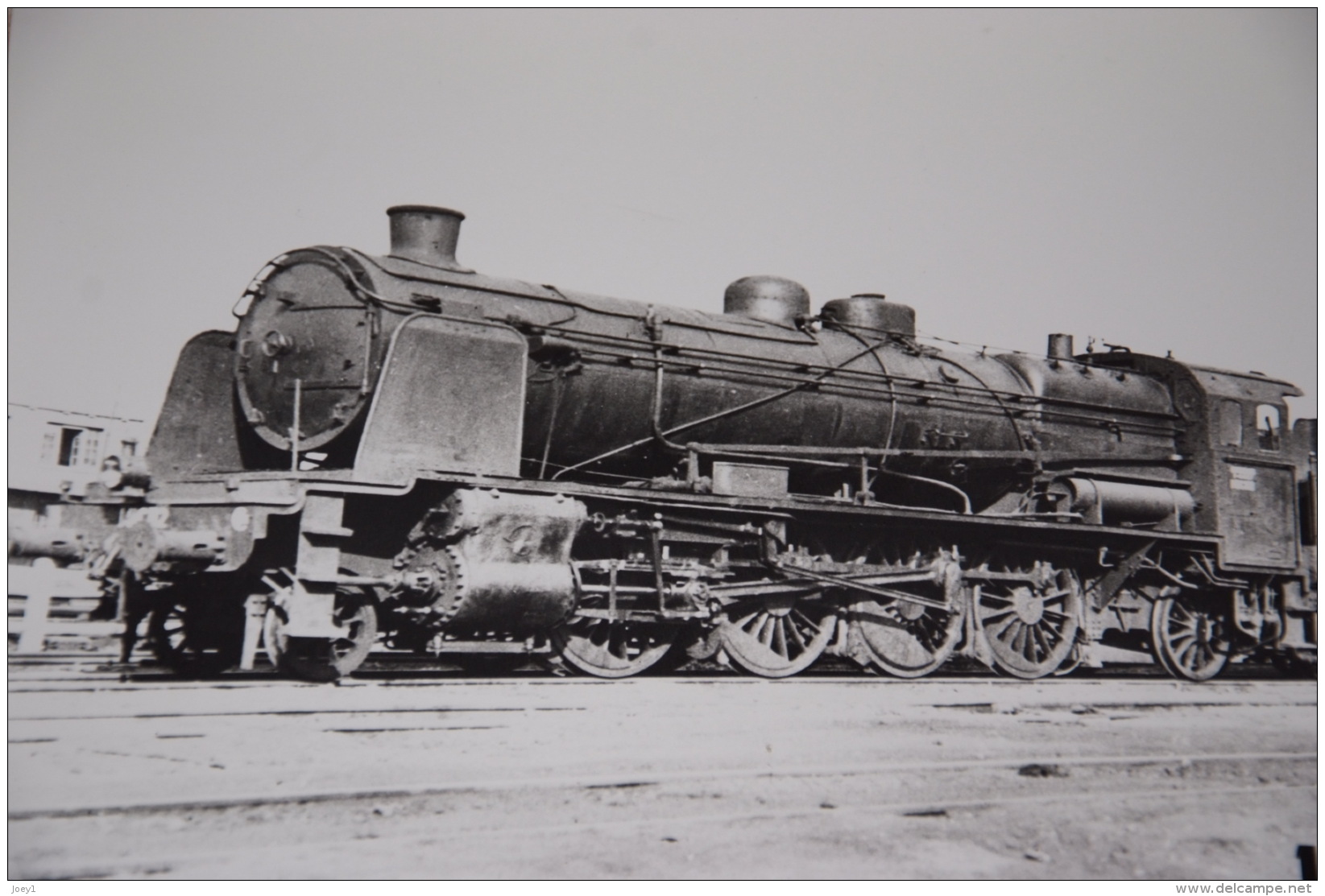 Photo La Vie Du Rail, Loco à Vapeur Type 141C,la 141C112 Au Dépot De Paris Batignolles En 1946 .Format 24/30 - Trenes