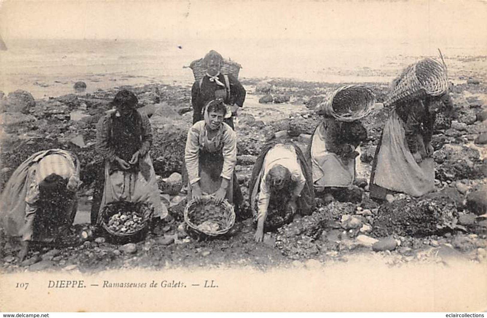 Dieppe     76                Ramasseuses De Galets     (voir Scan) - Dieppe