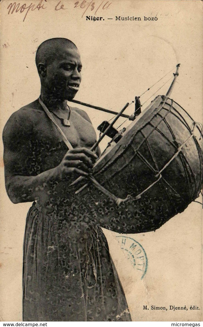 NIGER - Musicien Bozo - Niger