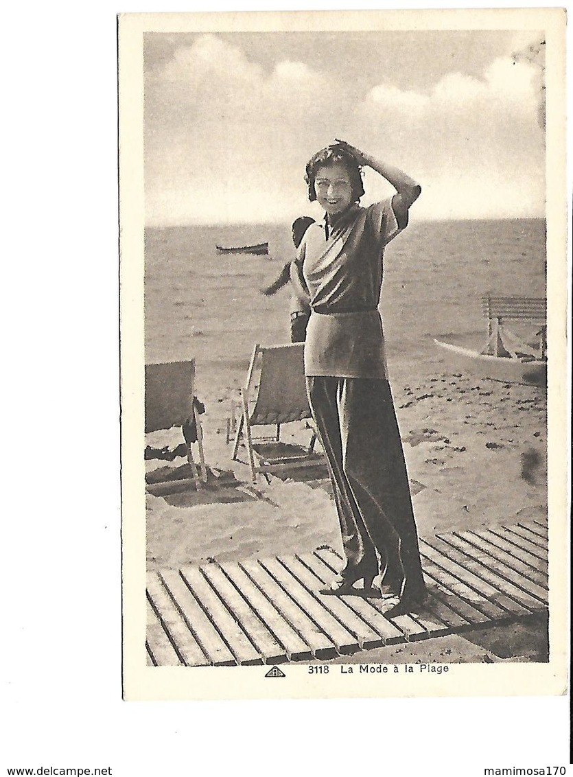 Théme-Mode- Portrait D'une Jeune Femme  En Tenue De Plage Portant Un Pantalon En 1930 - Mode