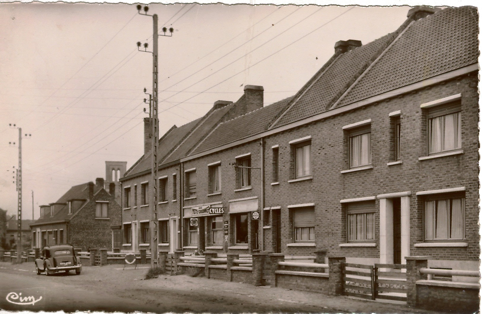 Cpsm 59 GHYVELDE  Rue Nationale , Café Pub Bière , Citroën Traction , Peu Courante - Autres & Non Classés