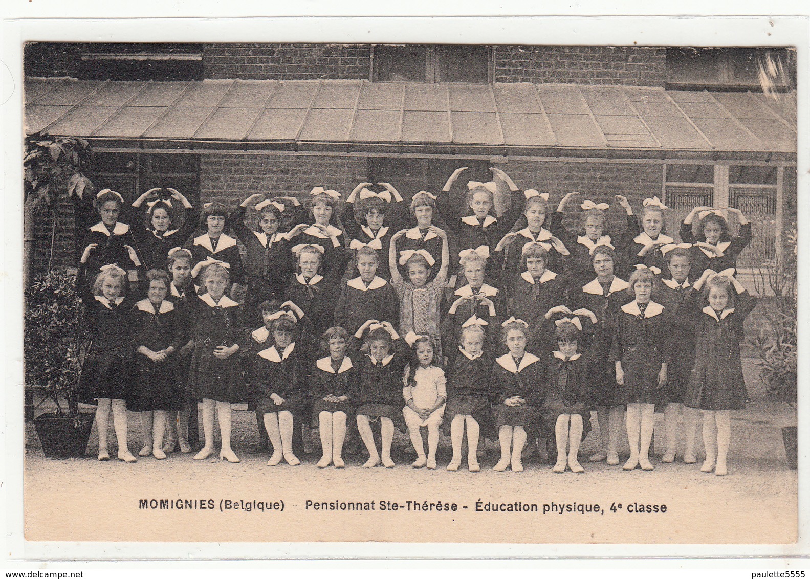 CPA- MOMIGNIES ( Belgique) Pensionnat Ste-Thérèse- Education Physique,4e Classe- 2scans - Momignies