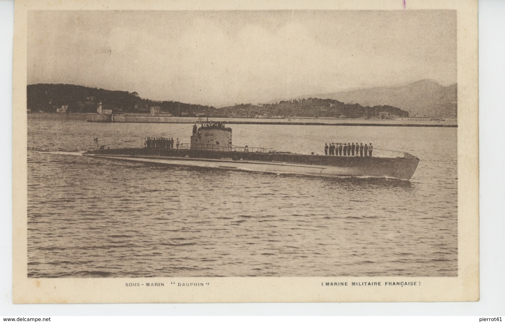 BATEAUX - MARINE MILITAIRE FRANCAISE - Le Sous Marin "DAUPHIN " - Onderzeeboten