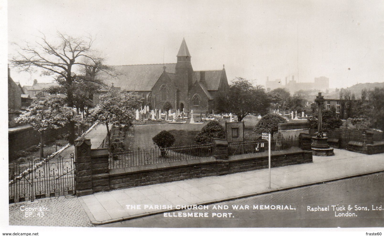 Ellesmere Port - The Parish Church And War Memorial - Autres & Non Classés