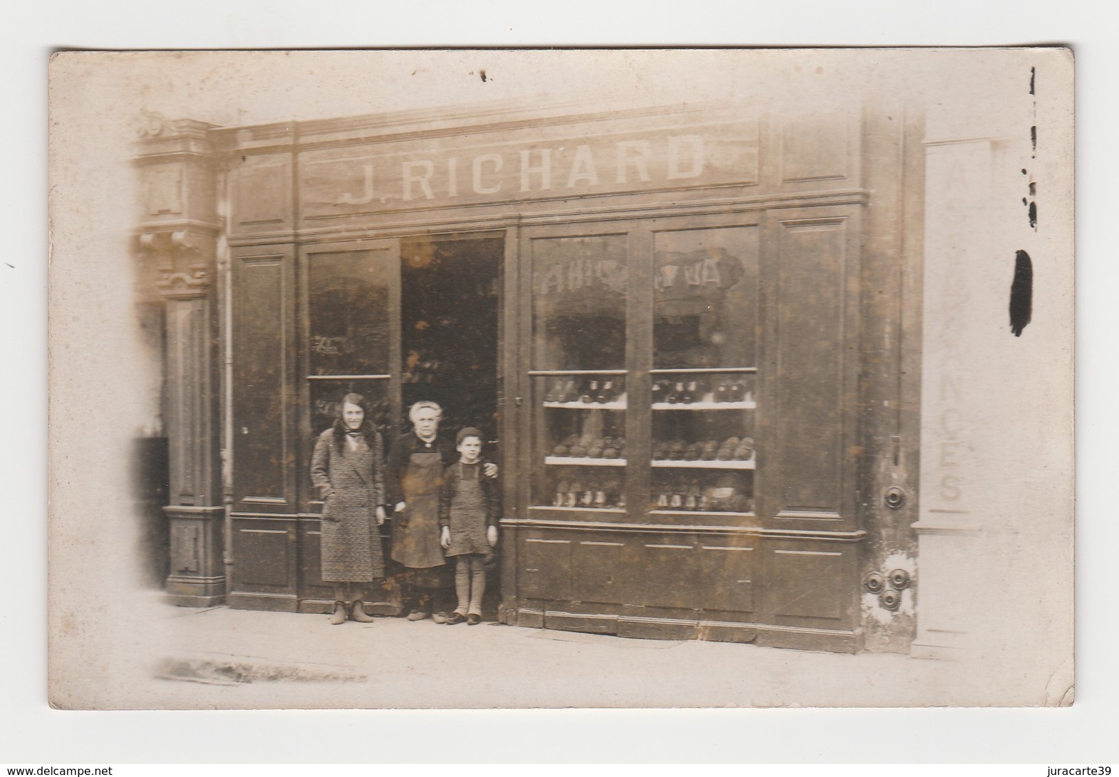 Magasin De Chaussures J.Richard.Carte Photo Non Située. - Marchands