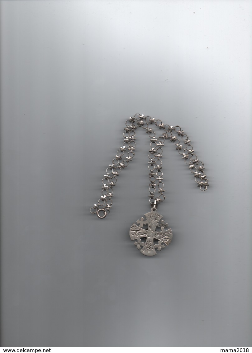 Magnifique  Croix  38 Mm  Et Chaîne 50 Cm  En Argent 20 Gr  Verso S 950 - Necklaces/Chains