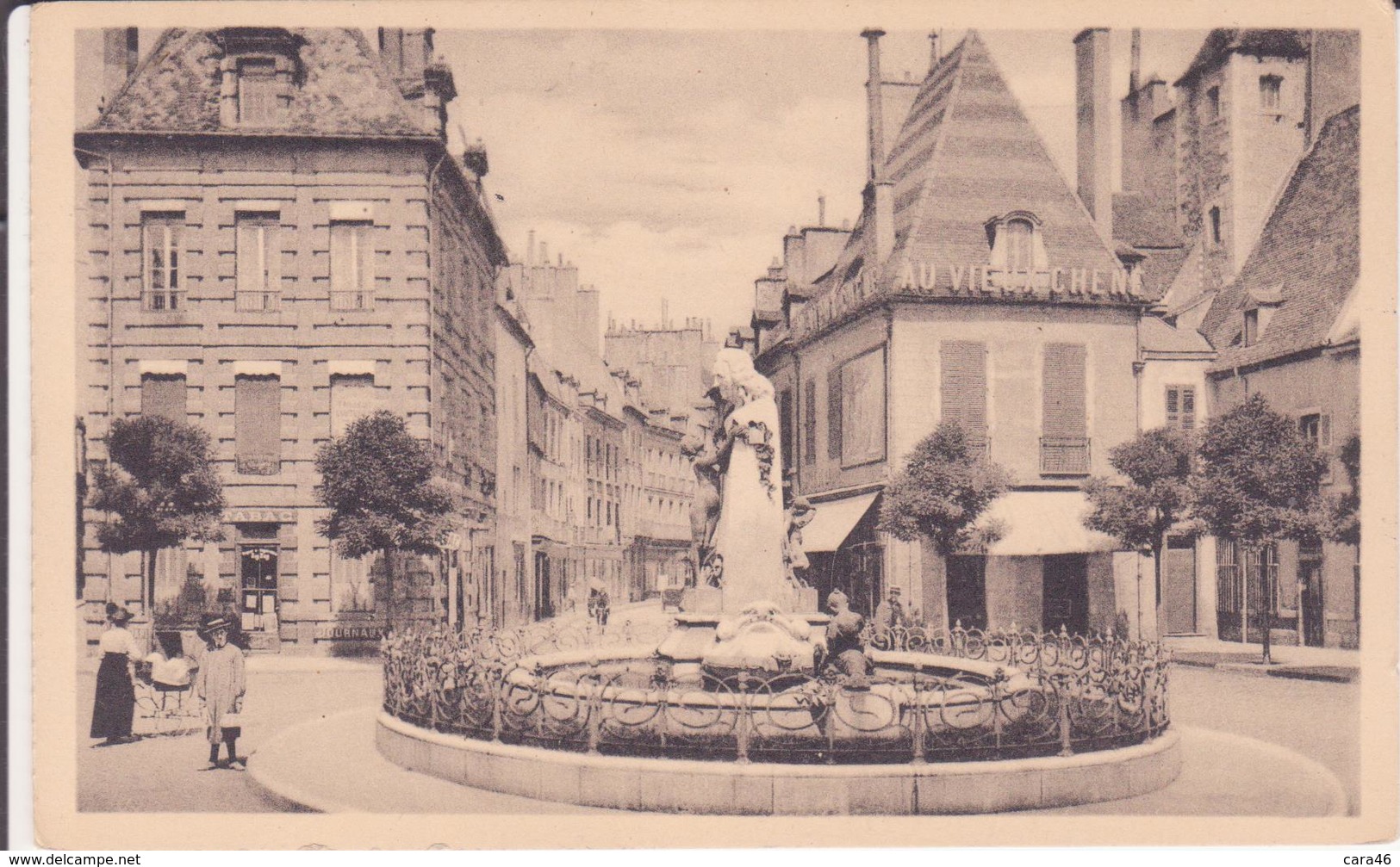 CPA  -  176. DIJON Place Des Cordeliers Et Statue De Piron - Dijon