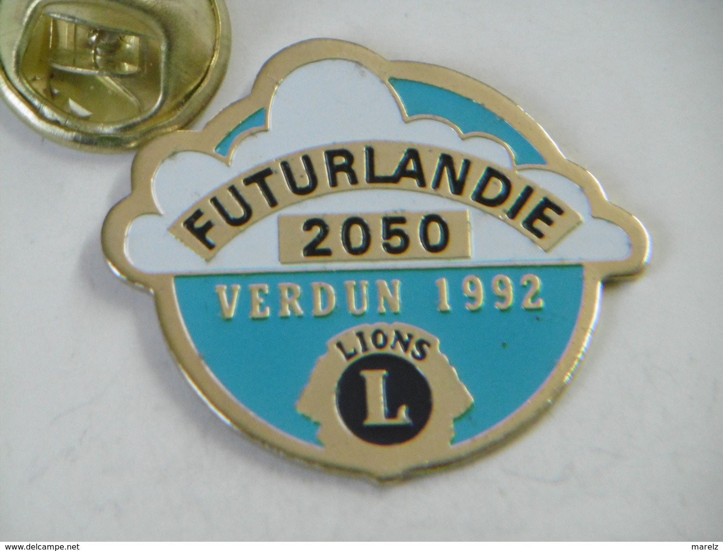 Pin's - Association LIONS "FUTURLANDIE 2050" VERDUN 1992 - Associazioni