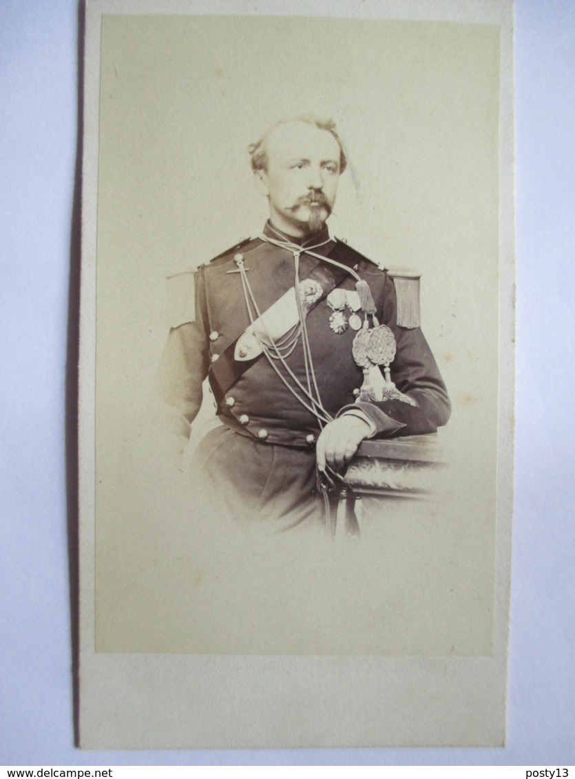 Superbe Photographie CDV - Officier Artilleur à Cheval - Décorations - Epoque Napoléon III -  Photo H. Baudon, Grenoble - Guerre, Militaire
