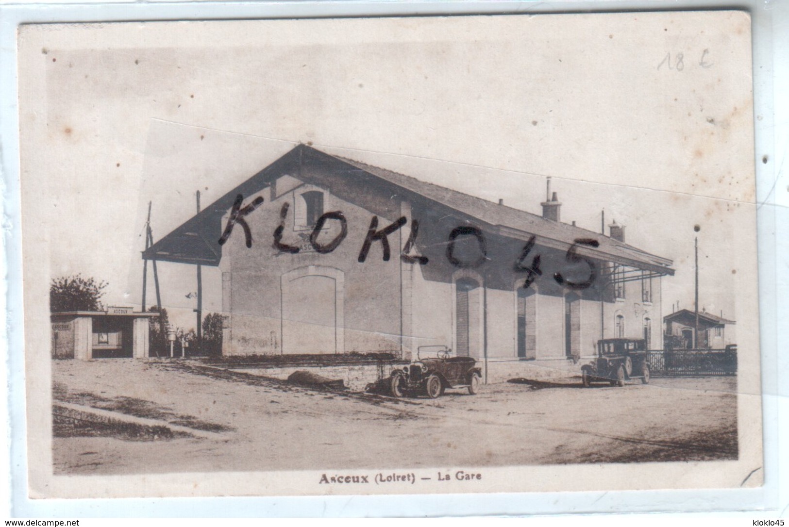 45 Ascoux (Loiret ) - La Gare - Interieur De La Cour ... - Voiture Décapotable Et Berline  ... - CPA Sépia - Altri & Non Classificati