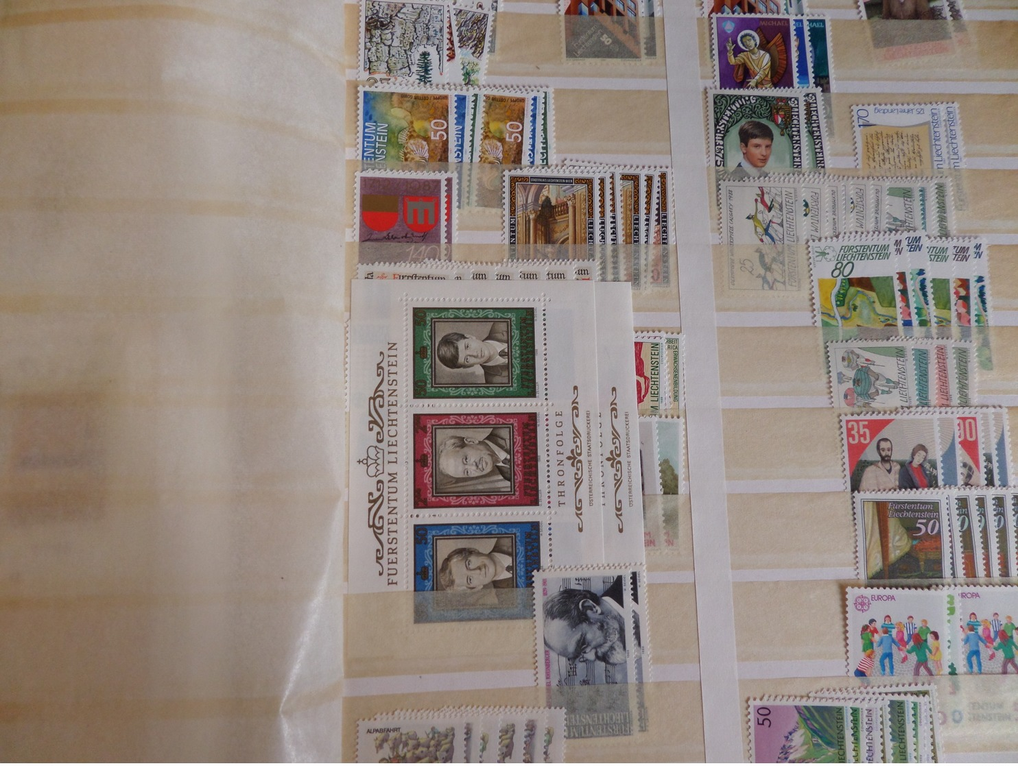 Vrac de milliers de timbres tous pays. TB.  Collections, bonnes valeurs, nombreux neufs ** MNH . Cote énorme!! A saisir!