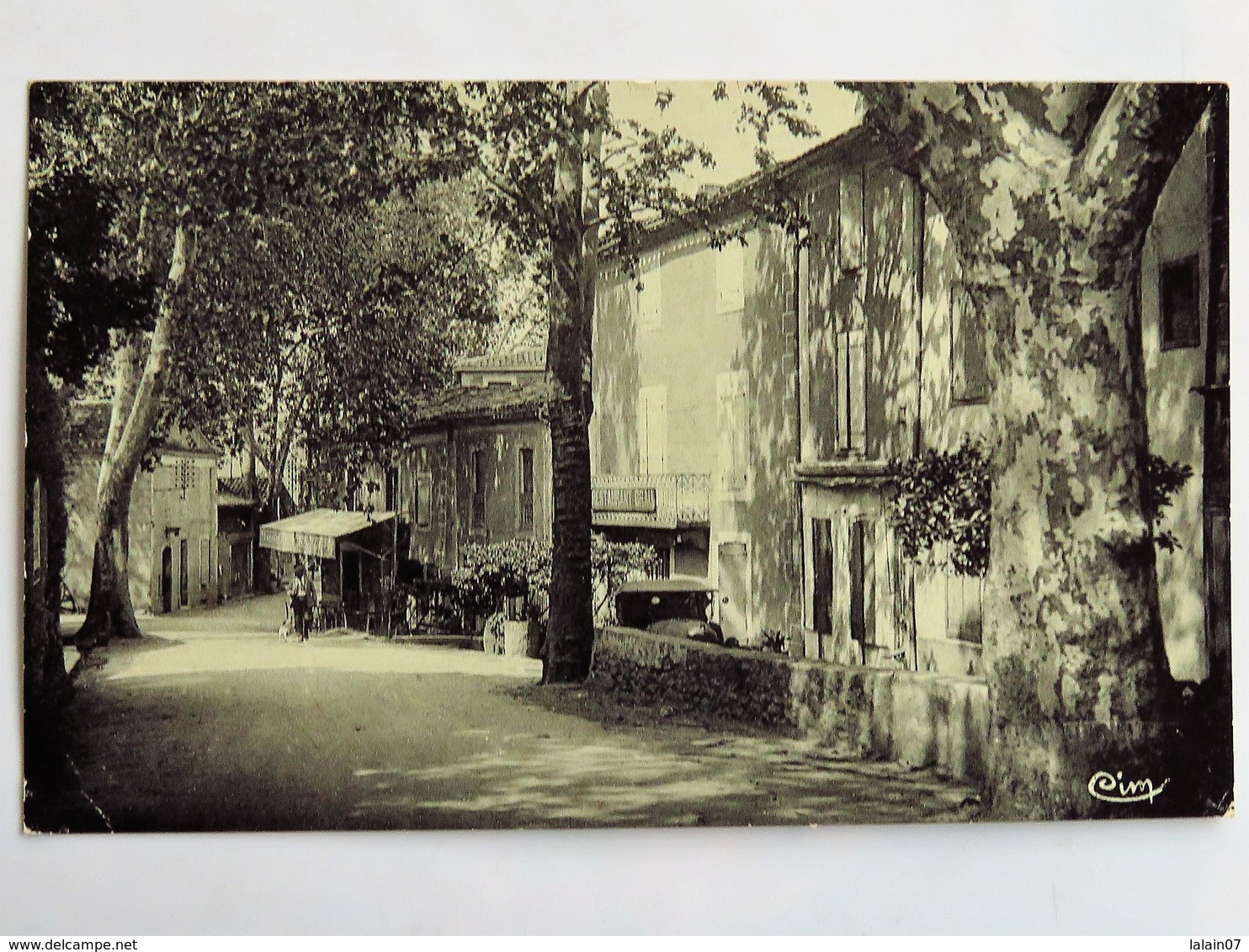 C.P.A. : 11 Vue De SAINT-HILAIRE Avenue Principale, Animé - Saint Hilaire