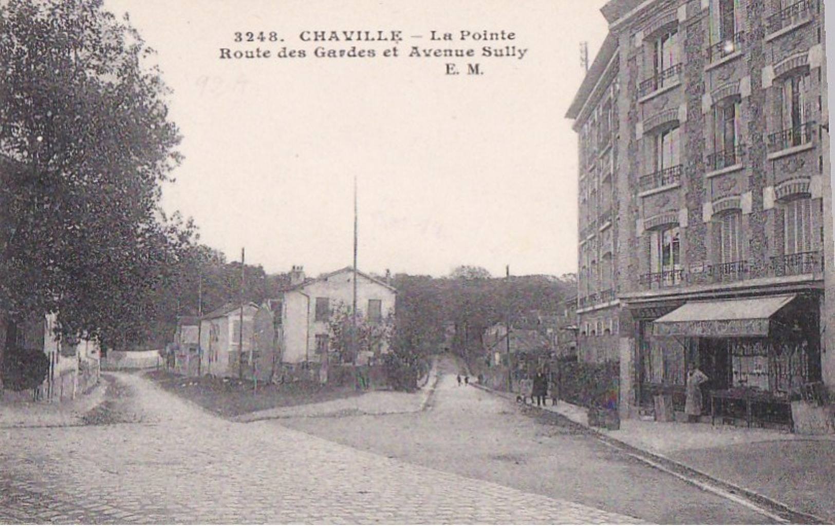 92 CHAVILLE CPA Coin De La VILLE  GRANDE EPICERIE Carrefour Route Des Gardes Et Avenue Sully - Chaville