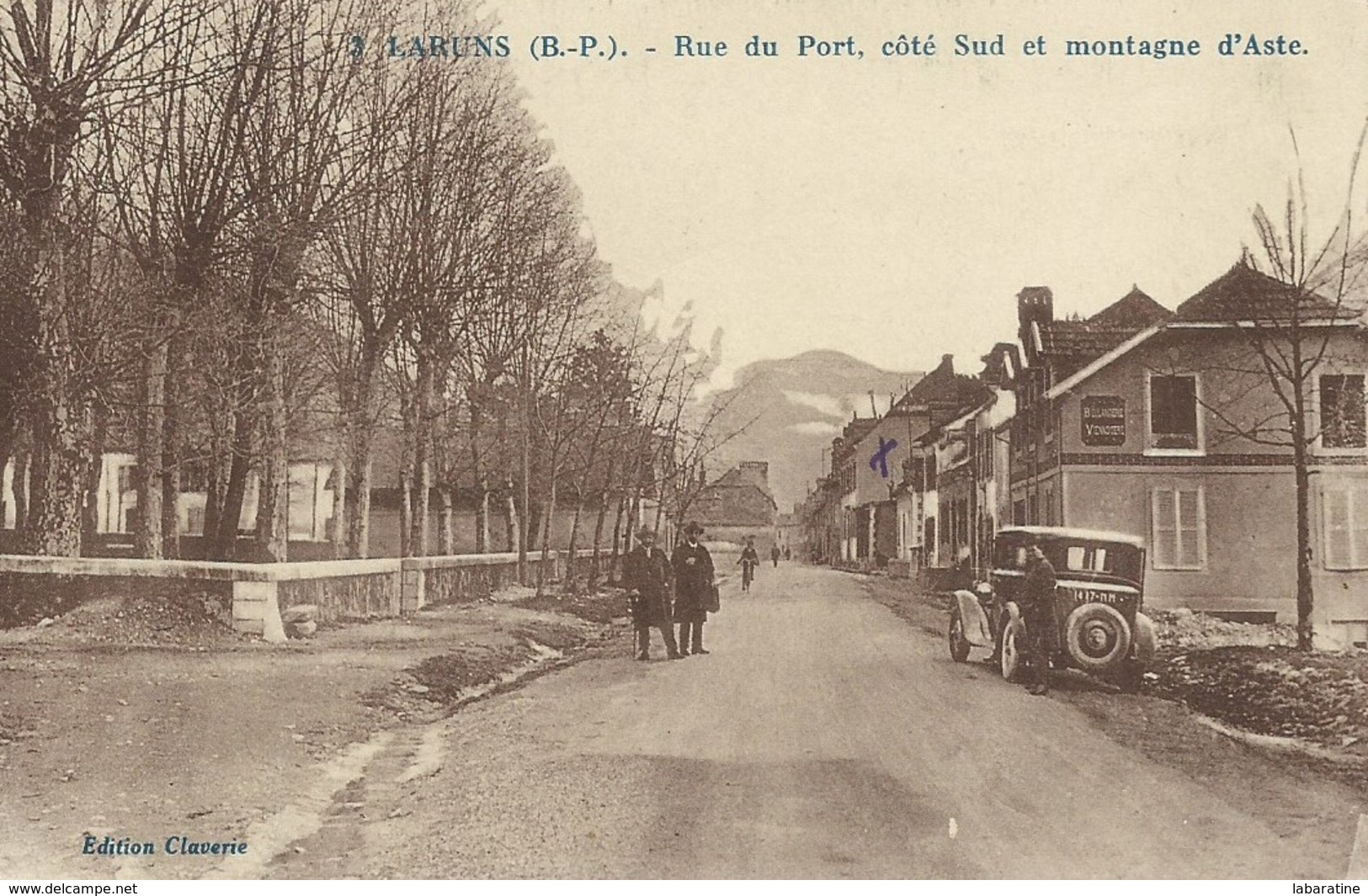 64)  LARUNS  - Rue Du Port Côté Sud Et Montagne D' Aste - Laruns