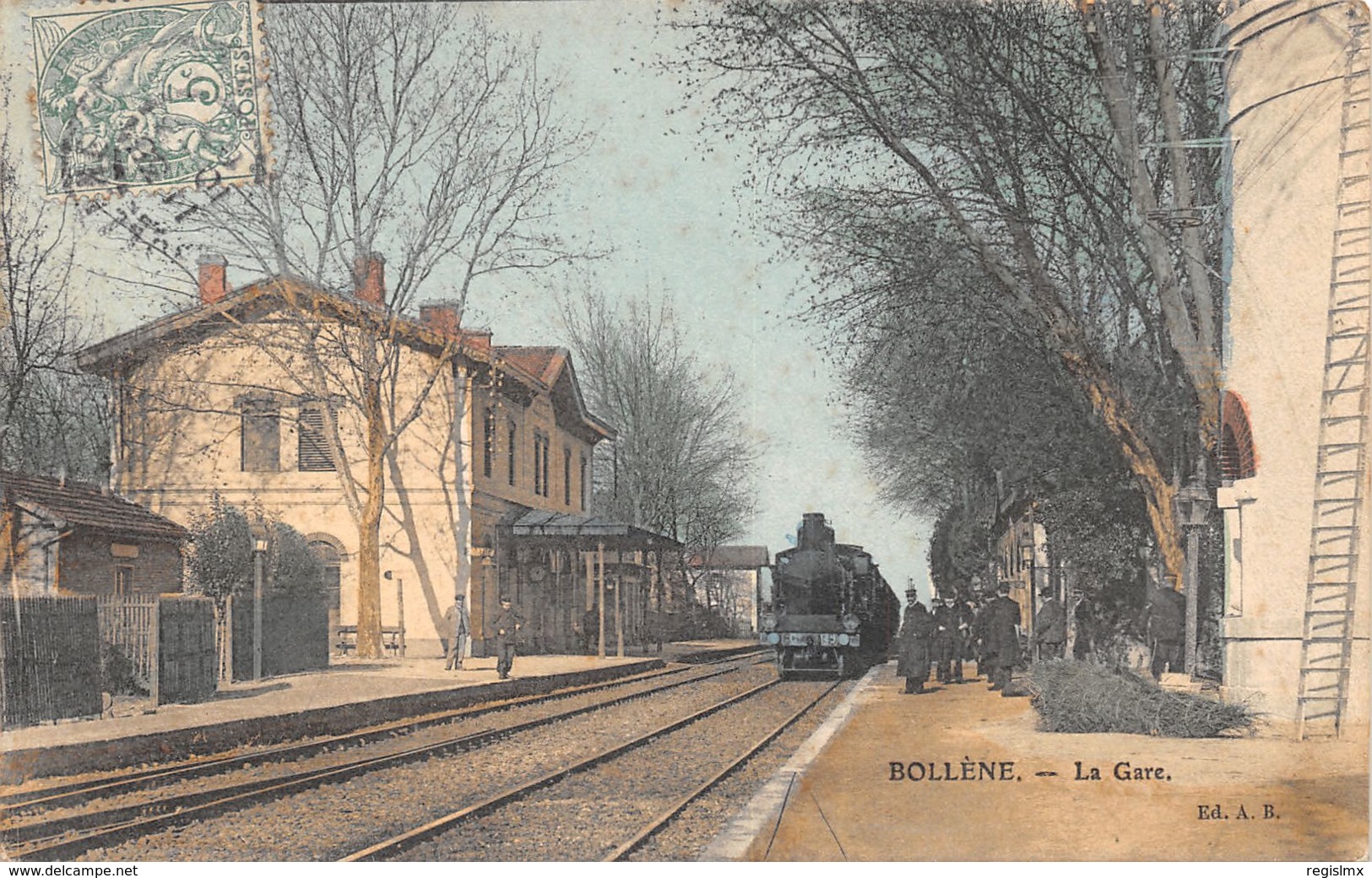 84-BOLLENE-LA GARE-LOCOMOTIVE-N°R2047-E/0001 - Bollene