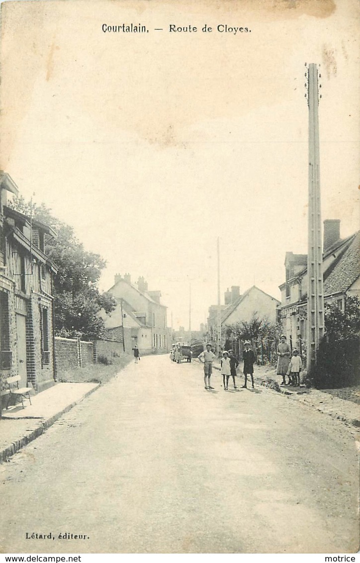 COURTALAIN - Route De Cloyes.(carte Vendue En L'état). - Courtalain