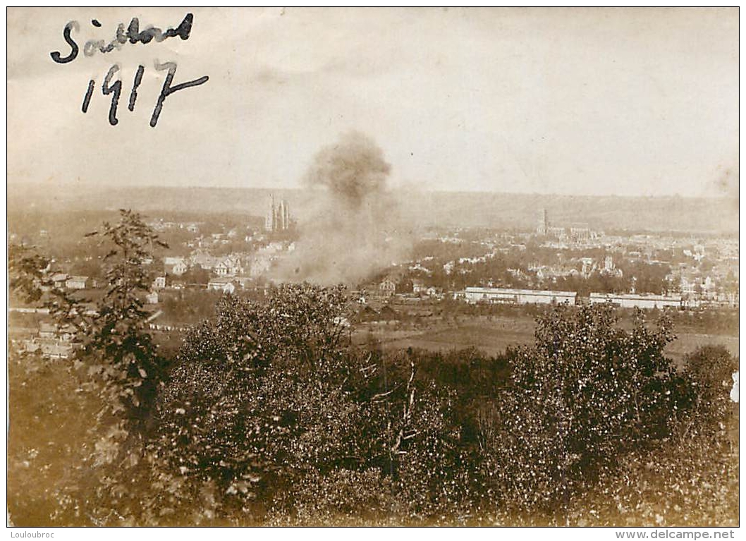 PHOTO ORIGINALE  SOISSONS 16 SEPTEMBRE 1917 BOMBARDEMENT DE LA GARE PAR LES ALLEMANDS   FORMAT  9 X 6.50 CM - War, Military