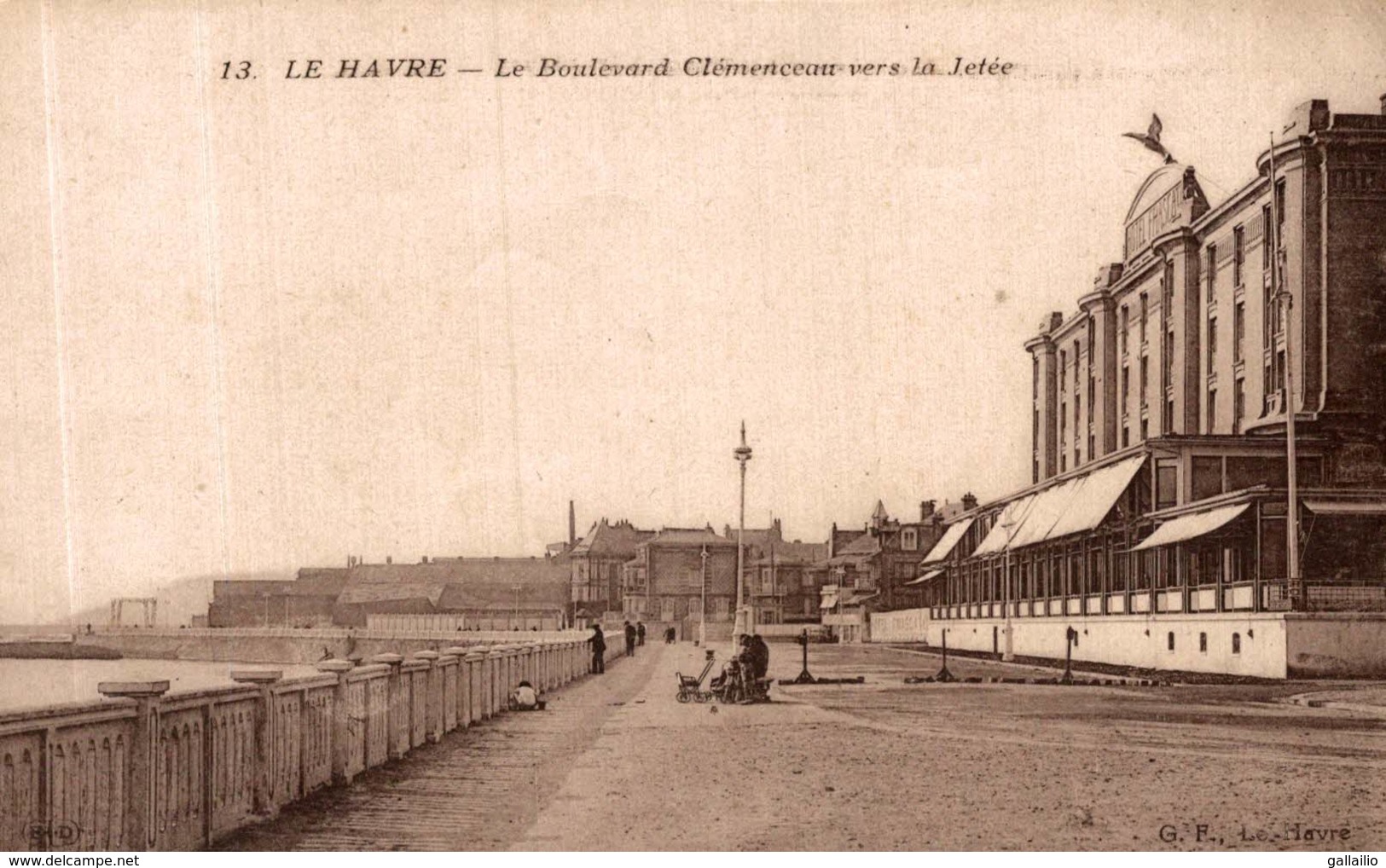 LE HAVRE LE BOULEVARD CLEMENCEAU VERS LA JETEE - Non Classés