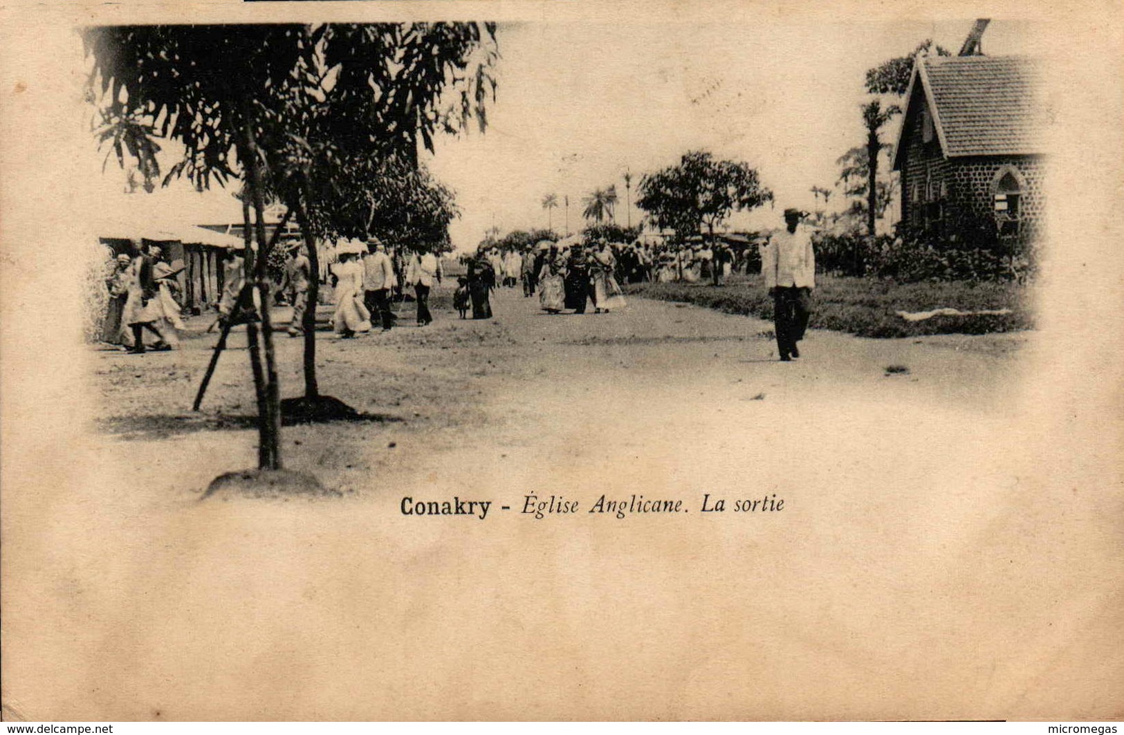 GUINEE - CONAKRY - Eglise Anglicane - La Sortie - Französisch-Guinea