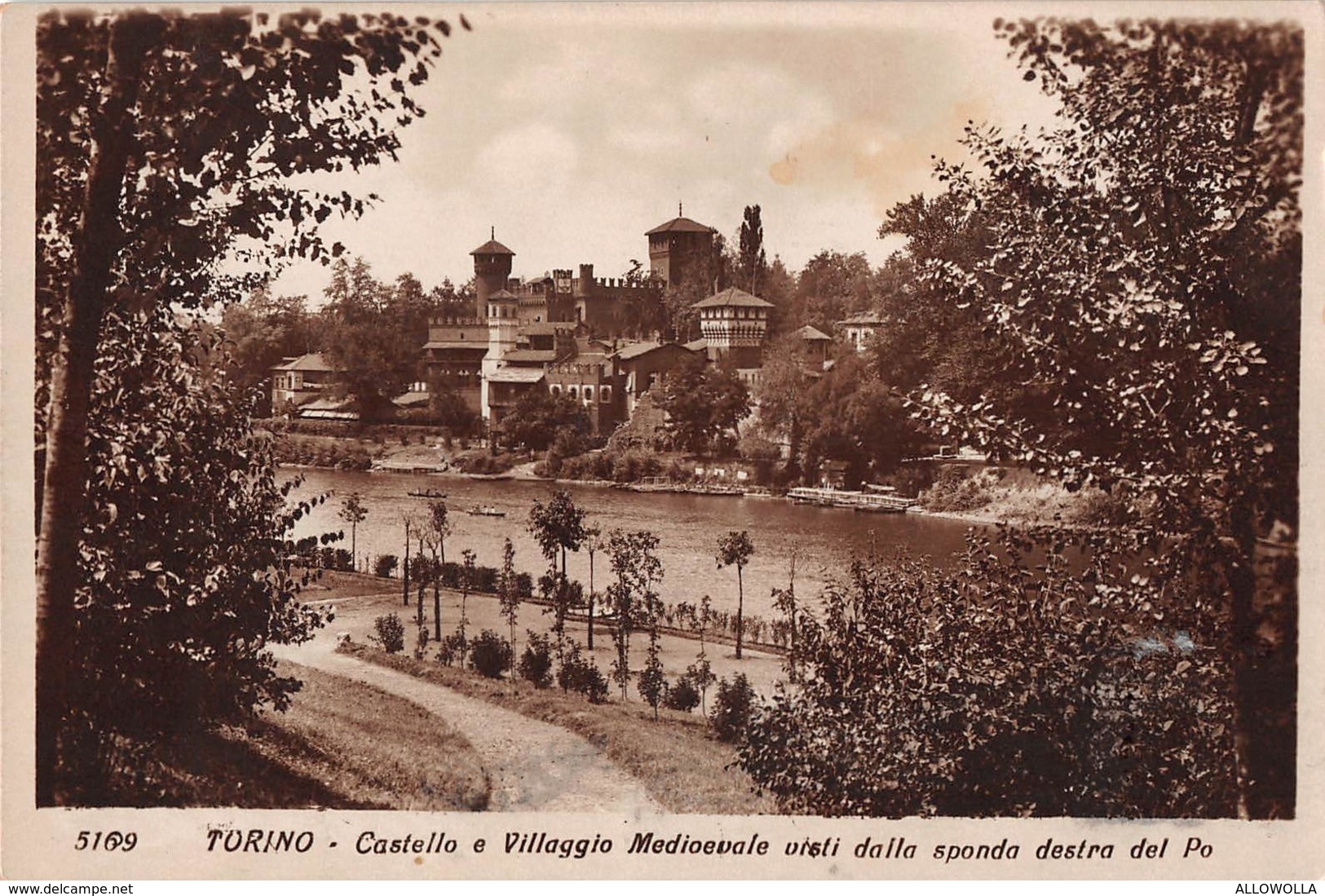 1506 " TORINO-CAST. E VILLAGGIO MEDIOEVALE VISTI DALLA SPONDA DESTRA DEL PO " CART. POST.  ORIG. SPED. - Castello Del Valentino