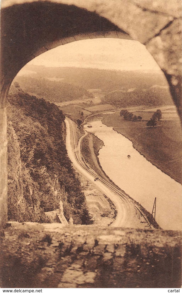 BOUILLON - La Semois Vue D'une Meurtrière Du Château - Bouillon