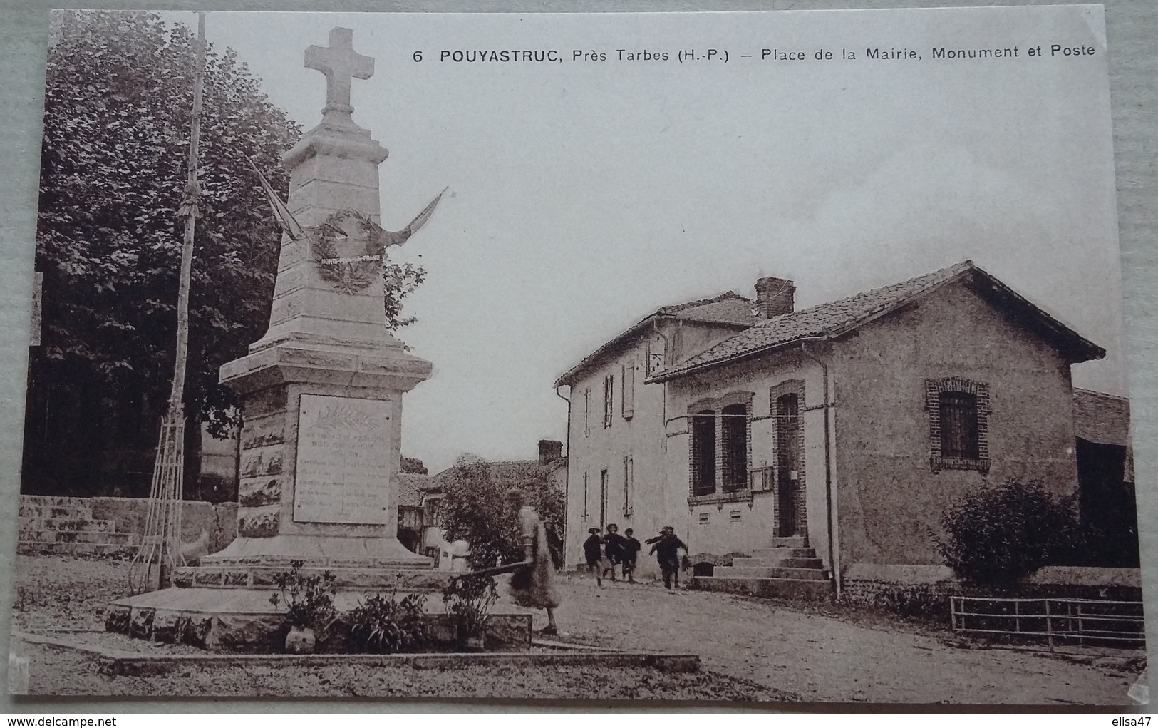 65   POUYASTRUC  PRES  DE  TARBES   PLACE DE LA MAIRIE MONUMENT  ET POSTE - Pouyastruc