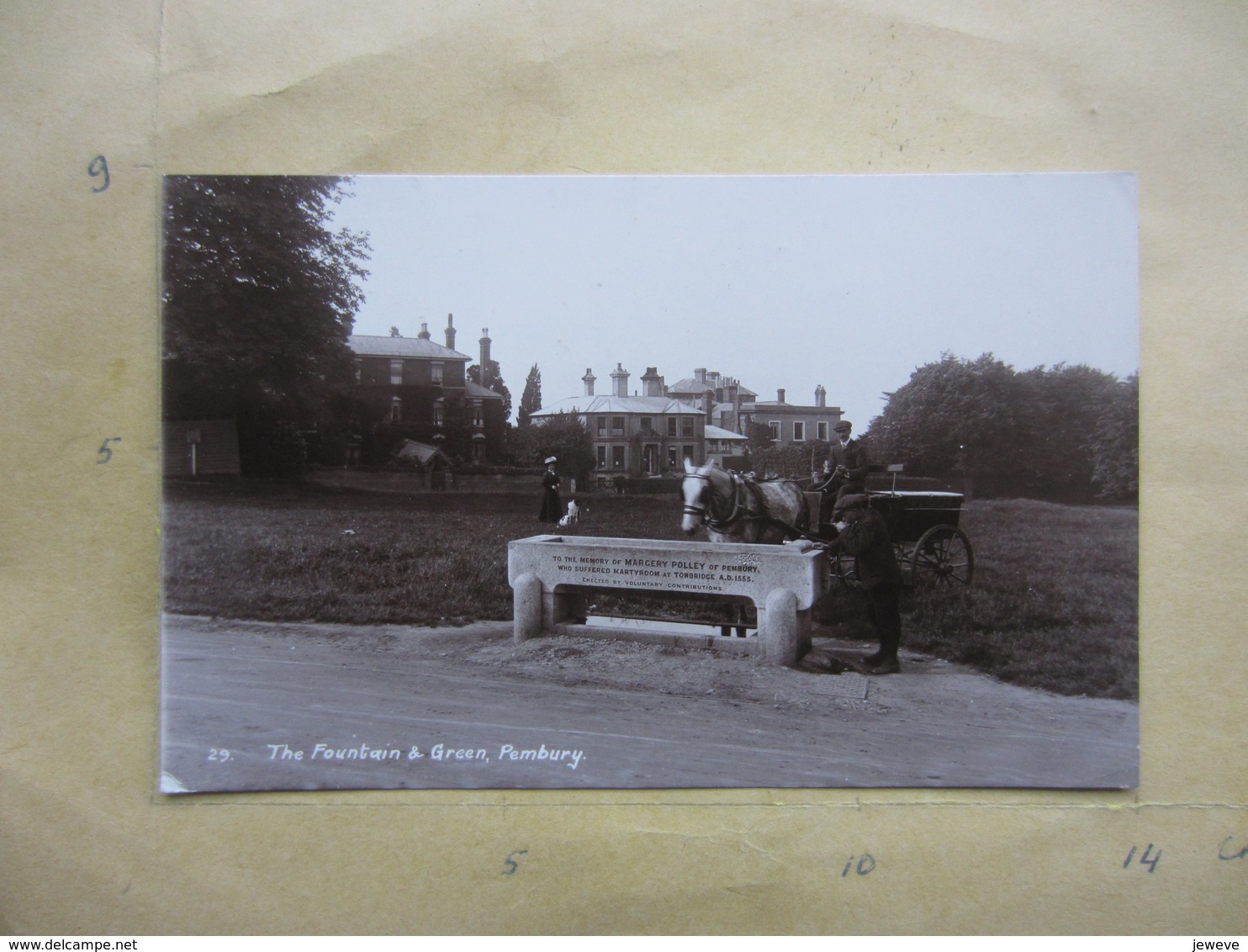 Paard Horse Pferd Cheval   At PEMBURY Fountain - Autres & Non Classés