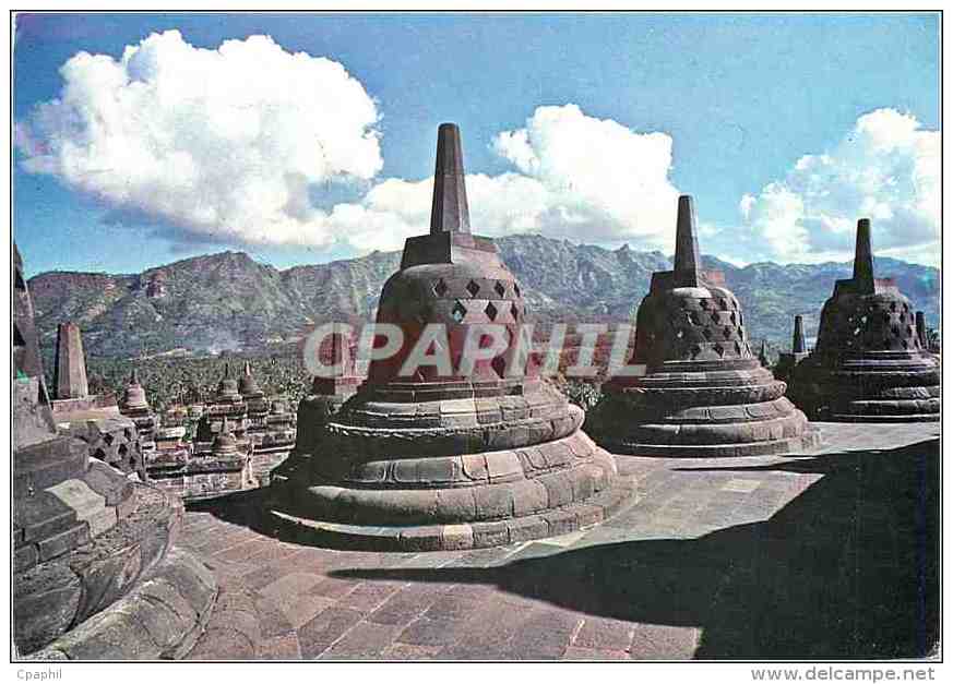 CPM Stupa Is From Borobudur The Biggest Buddhist Temple In Central Java Indonesia - Indonésie