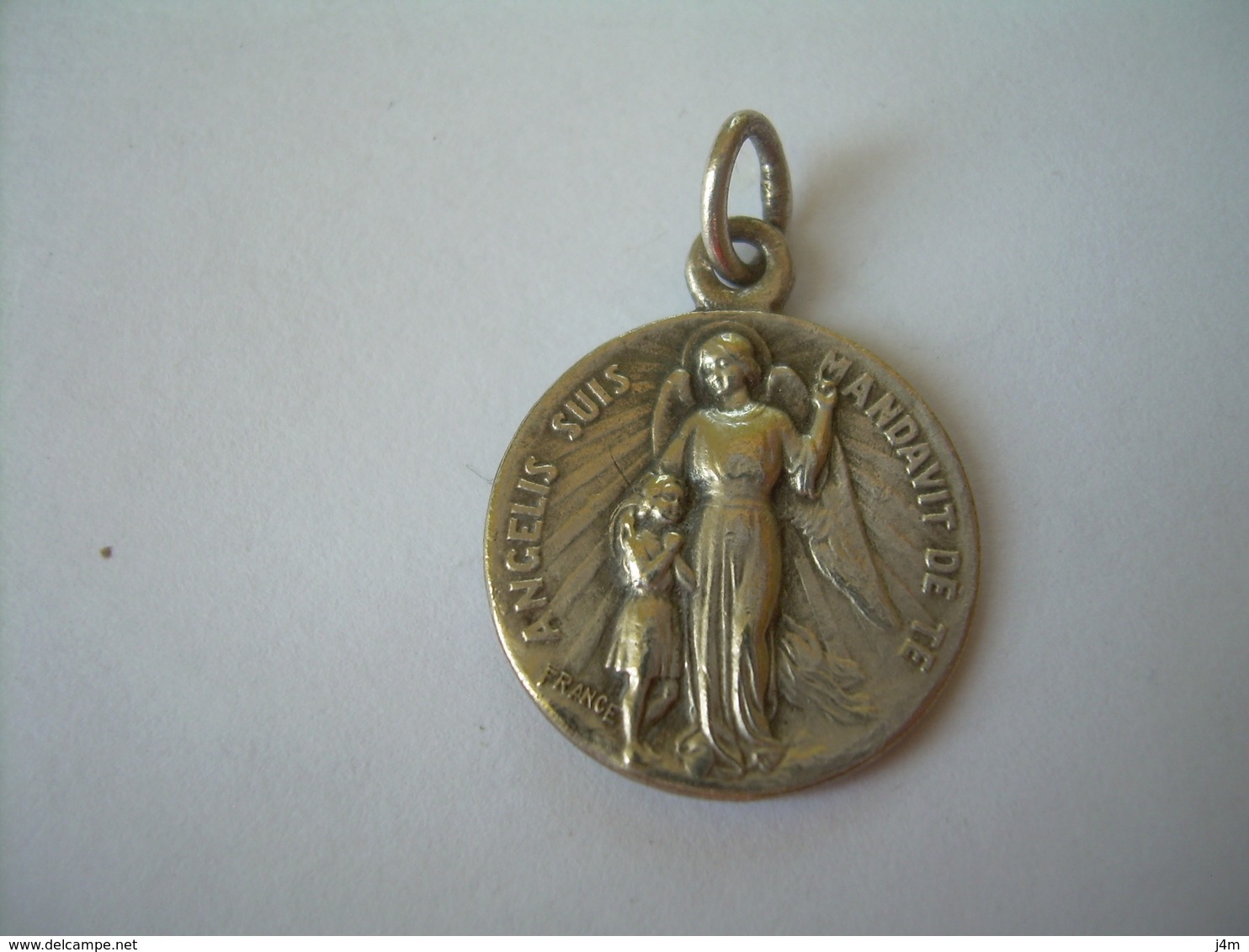 MEDAILLE RELIGIEUSE En METAL Argenté.. "Angelis Suis Mandavit De Te" / SAINT JOSEPH....2 Scans - Religion & Esotérisme