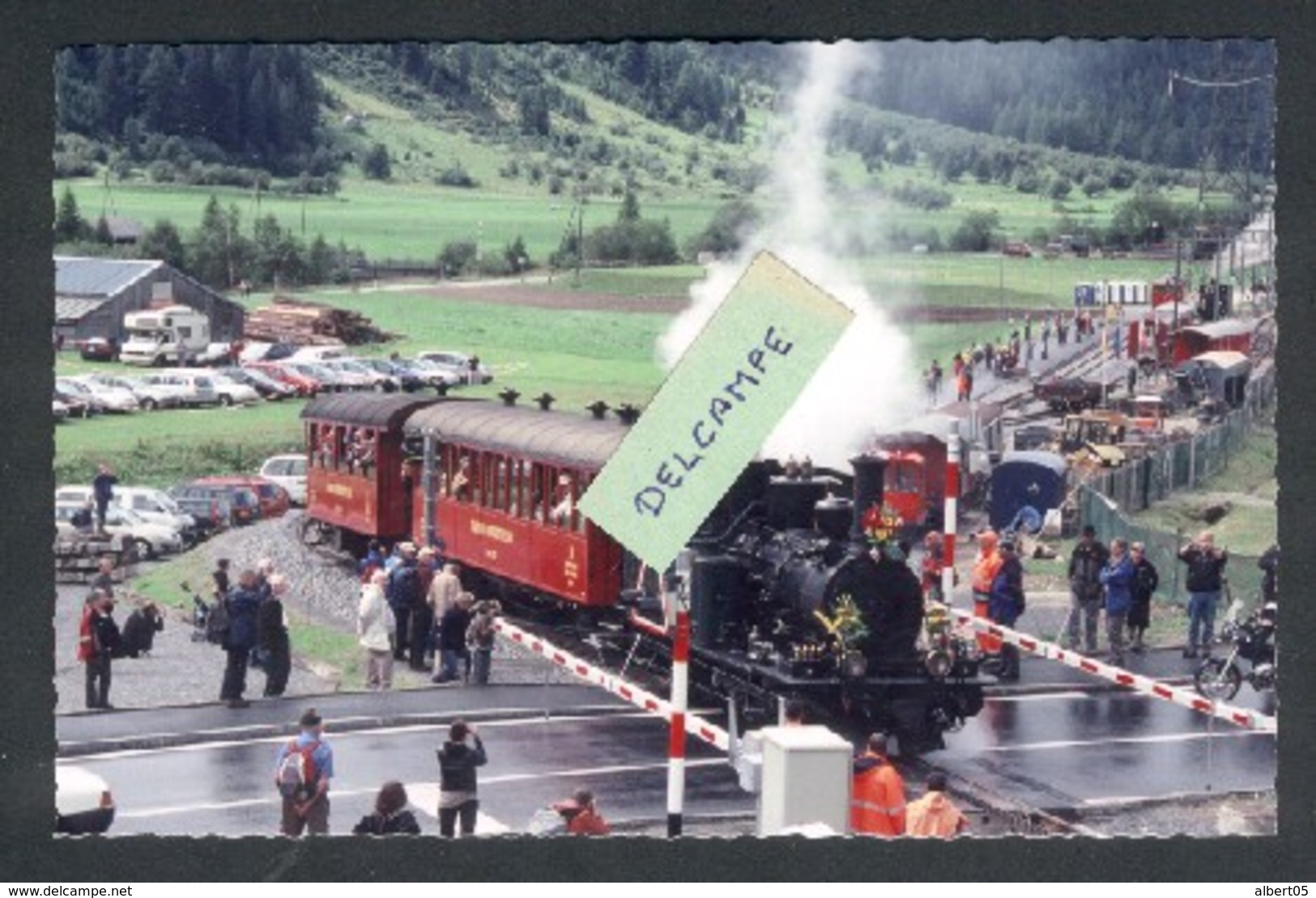 Oberwald (Valais ) Machine N° 6 Au Passage à Niveau Carte Moderne  2010 - Locomotive - Train - Oberwald