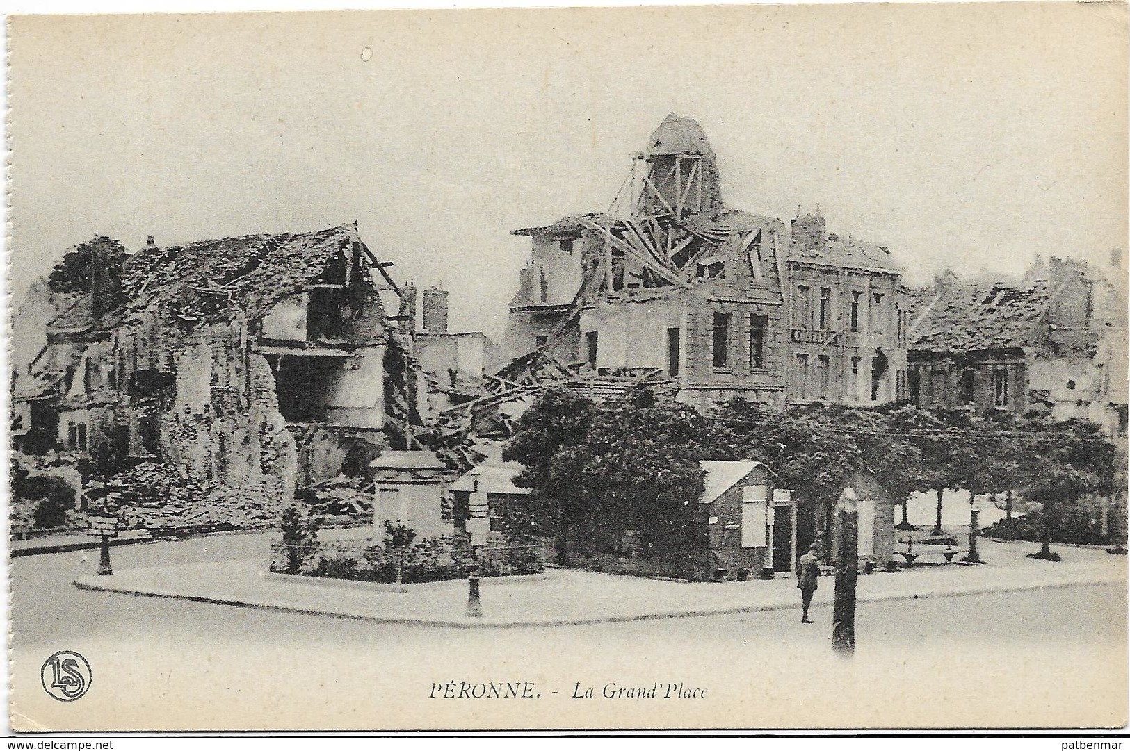 GUERRE 14 18 SOMME PERONNE LA GRAND PLACE - Guerra 1914-18