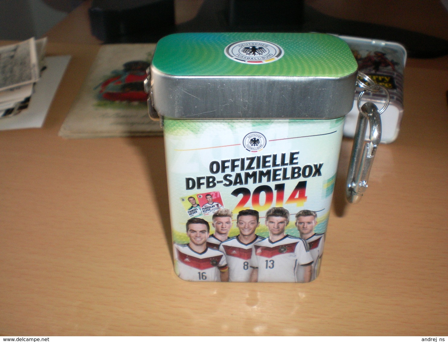 Tin Box  Deutscher Fussball Bund Ofizielle DFB Sammelbox 2014 - Abbigliamento, Souvenirs & Varie