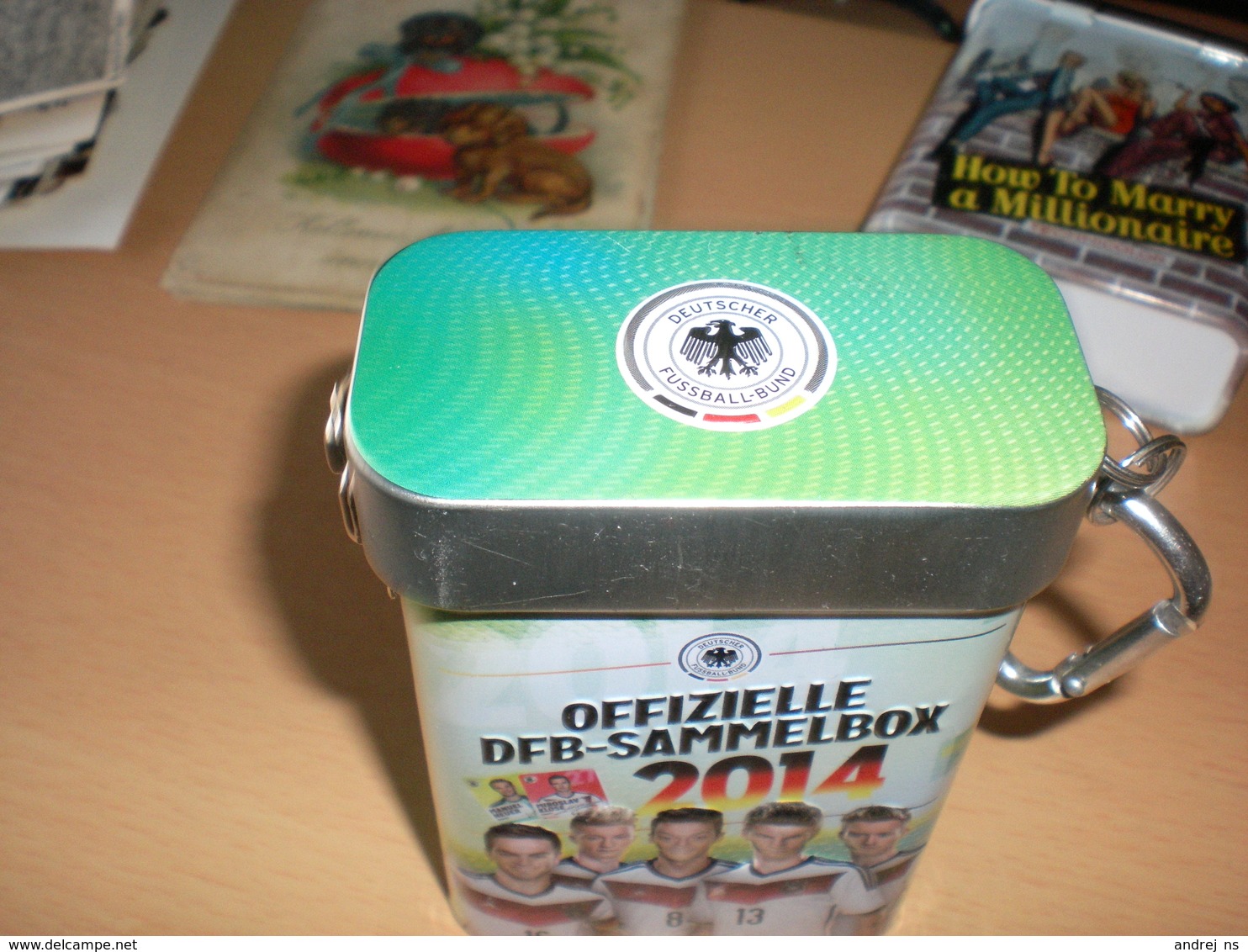 Tin Box  Deutscher Fussball Bund Ofizielle DFB Sammelbox 2014 - Abbigliamento, Souvenirs & Varie