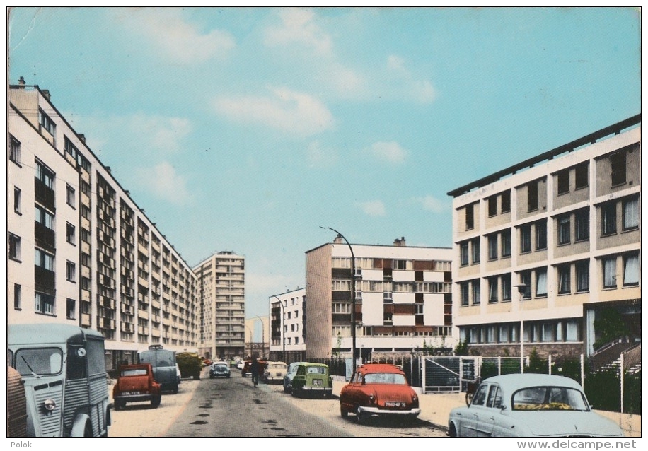 Br - Cpsm Grand Format BONDY (93)- La Cité Et La Clinique Rue Jean Moulin (voitures Dauphine, Panhard, 4L, Tub, 2CV, ... - Bondy