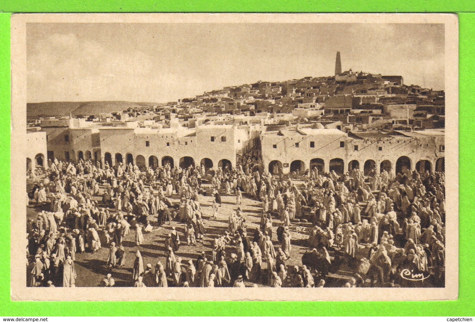 GHARDAÏA - SUR LA PLACE DU MARCHE - Carte écrite En 1941 , Très Animée - Ghardaïa