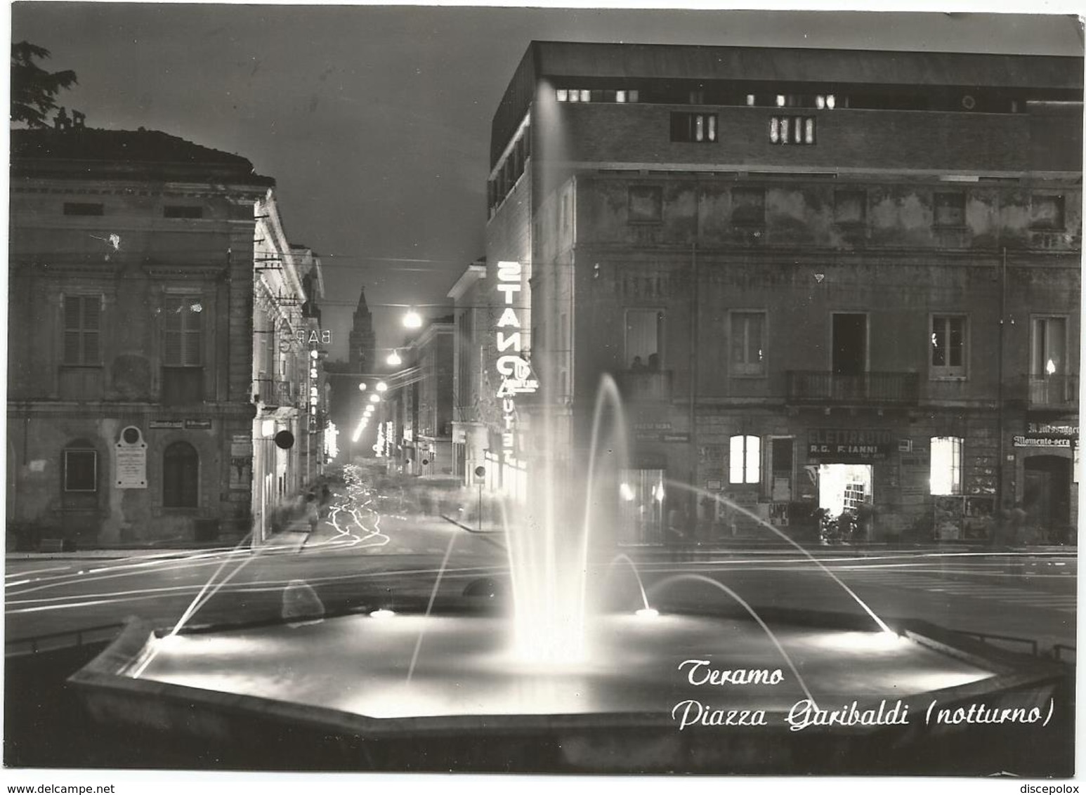 W173 Teramo - Piazza Garibaldi  - Fontana - Notturno Notte Nuit Night Nacht Noche / Viaggiata - Teramo