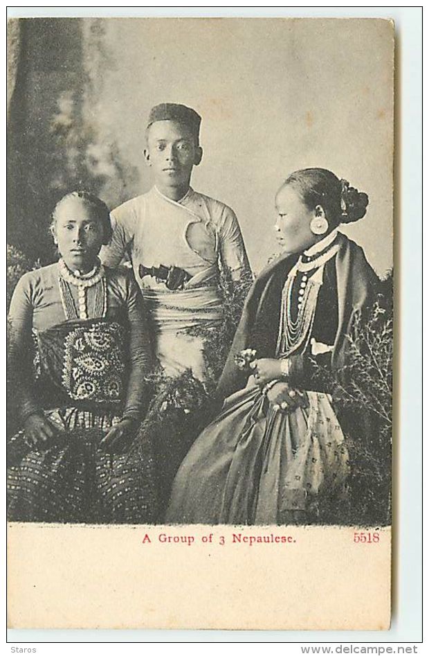 NEPAL - A Group Of 3 Nepaulese - Népal