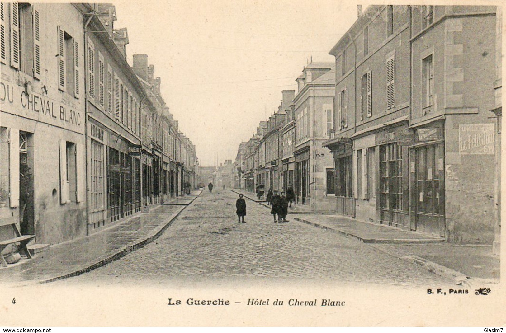 CPA - La GUERCHE (18) - Aspect De L'Hôtel Du Cheval Blanc Au Début Du Siècle - La Guerche Sur L'Aubois