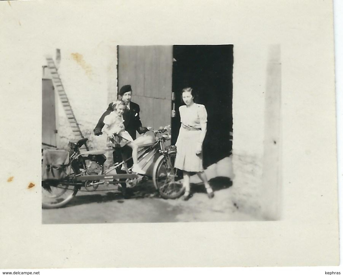 Photo Très RARE Cyclomoteur Tandem - Moto - Dimensions Photo 7.5 / 6 CM - Motorbikes