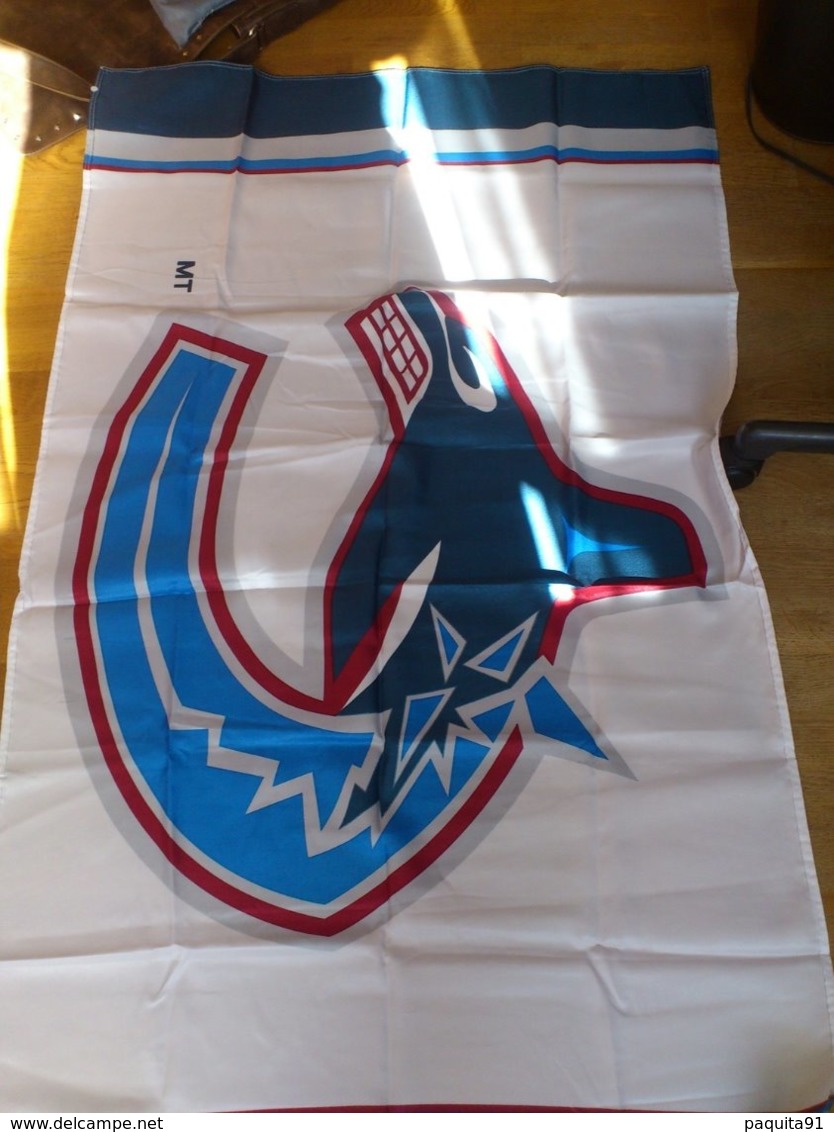 Drapeau NHL Vancouver, Polyester , Environ 150*90cms, Neuf - Autres & Non Classés