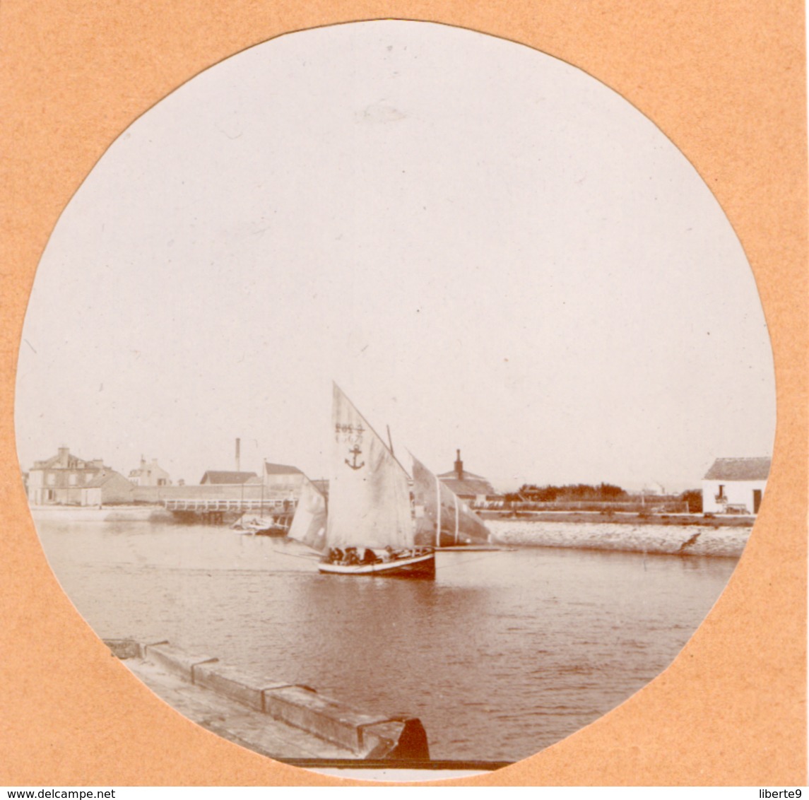 Voilier - Photo ! C.1900 Courseulles Sur Mer L Avant Port - Bateaux