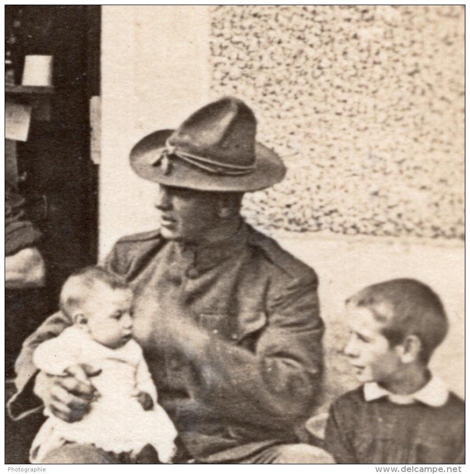 Atelier De Cordonnier Soldat Americain? Avec Un Bebe WWI Ancienne Photo 1914-1918 - War, Military