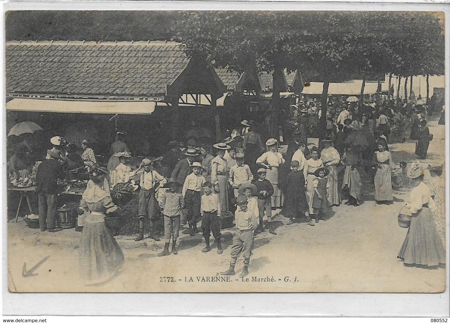 94 LA VARENNE . Le Marché Animé , Beau Plan , édit : G I , écrite En 1911 , état Extra - Autres & Non Classés