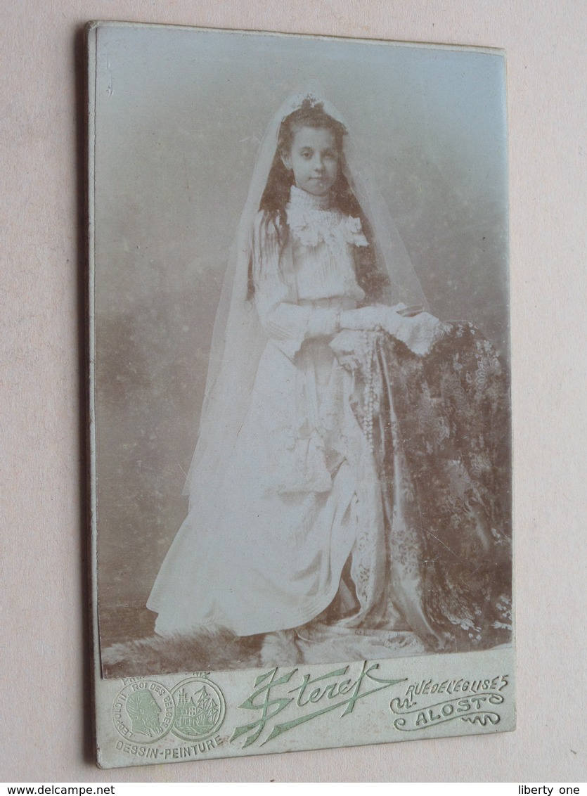 Communicant - Meisje Ter Kommunie ( Photo CDV - STERCK ALOST - Detail Zie/voir Photo ) ! - Personnes Anonymes