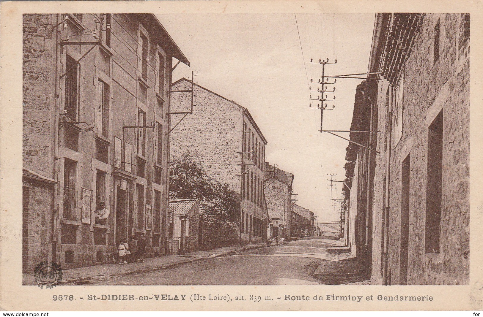 Haute-loire : SAINT-DIDIER-en-VELAY : Route De Firminy Et Gendarmerie - Saint Didier En Velay