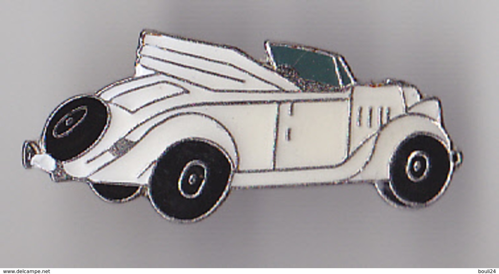 PIN'S THEME AUTOMOBILE  UNE WOLKSWAGEN  DECAPOTABLE  BLANCHE - Volkswagen