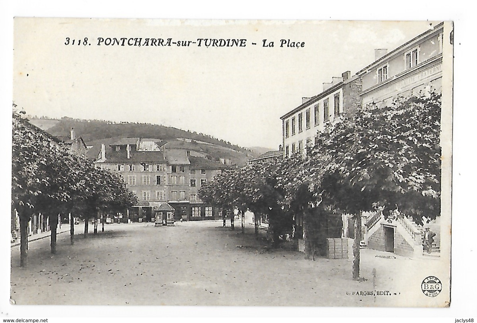 PONTCHARRA Sur TURDINE (cpa 69)  La Place   - L 1 - Pontcharra-sur-Turdine