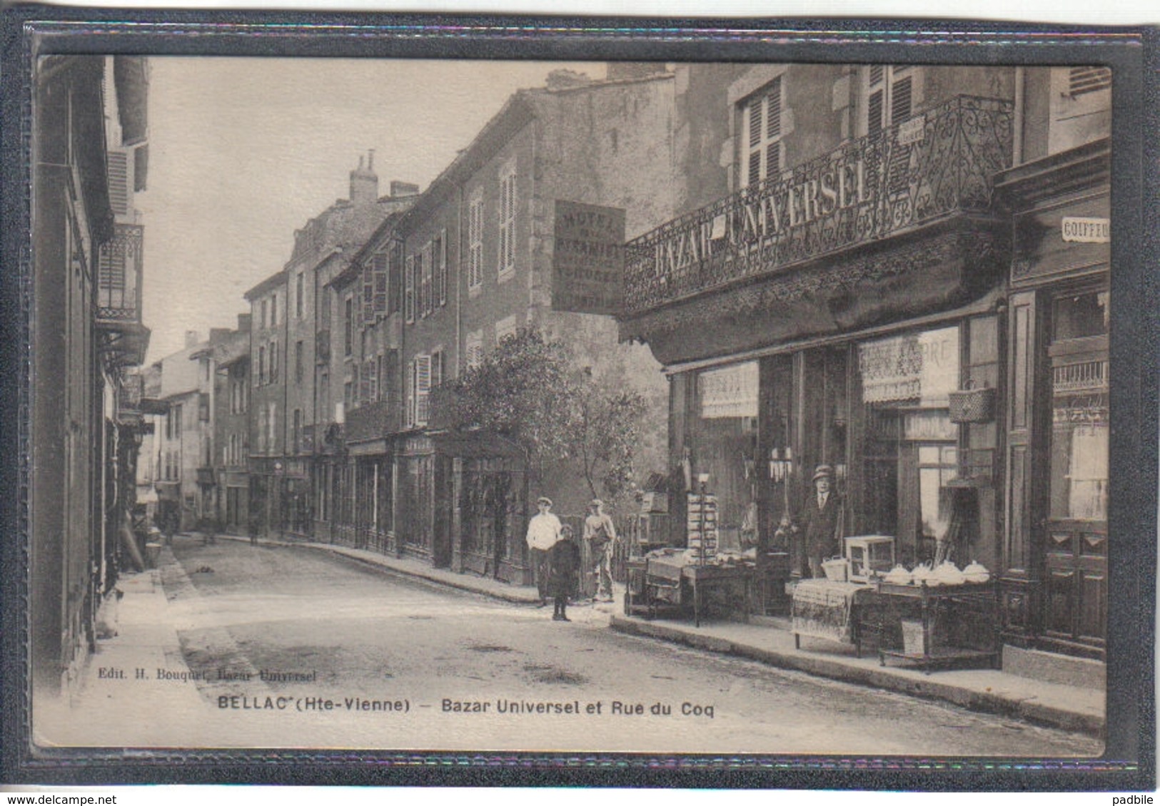 Carte Postale 87. Bellac  Bazar Universel Et Rue Du Coq   Très Beau Plan - Bellac